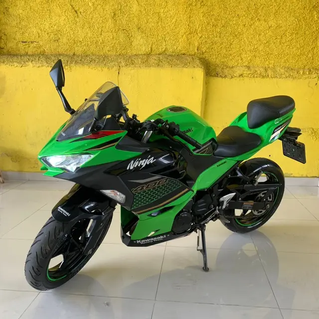 Moto Kawasaki Ninja 2020 400