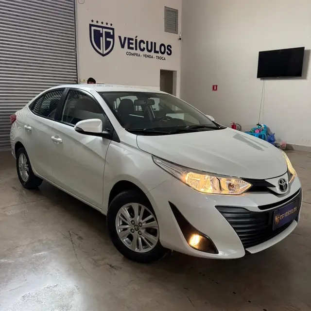 Carro Toyota Yaris Sedan 2019 1.5 XL CVT (Flex)