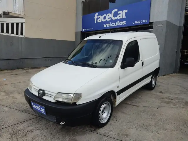 Carro Peugeot Partner 2010 Furgão 1.6 16V (Flex)