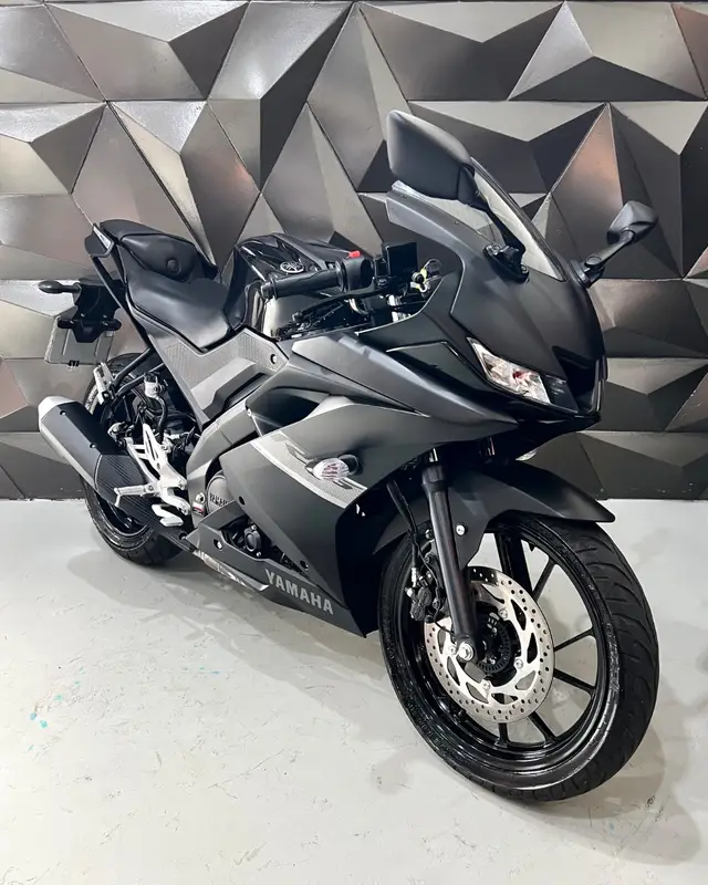 Moto Yamaha YZF R15 2024 ABS