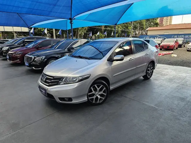 Carro Honda City 2014 Sport 1.5 16V (Flex)