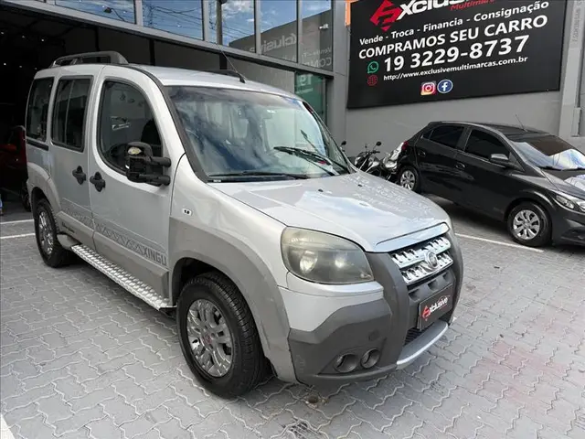Carro Fiat Doblò 2013 Adventure 1.8 16V (Flex)