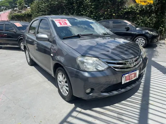 Carro Toyota Etios 2013 XLS 1.5 (Flex)