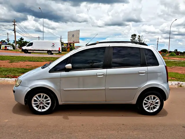 Carro Fiat Idea 2010 ELX 1.4 (Flex)