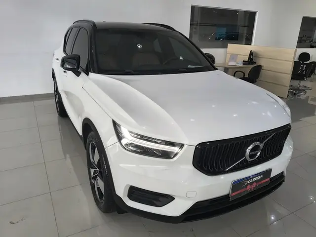 Carro Volvo XC40 2018 2.0 T5 Momentum AWD