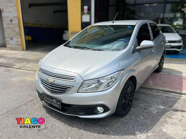 Carro Chevrolet Onix 2013 1.0 LT SPE/4