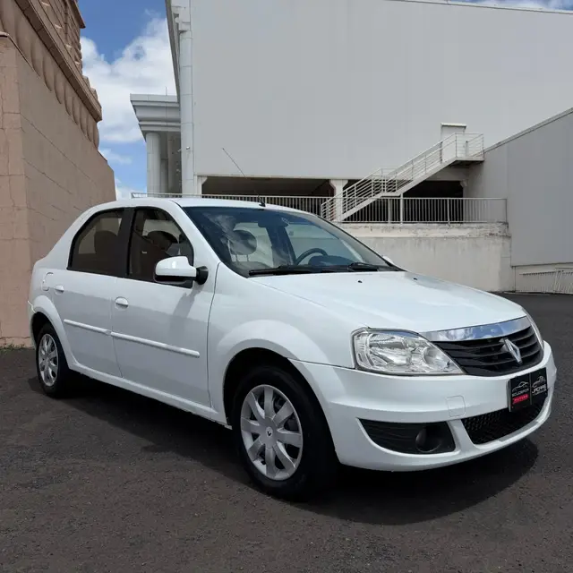 Carro Renault Logan 2013 Expression 1.6 8V Hi-Torque (flex)