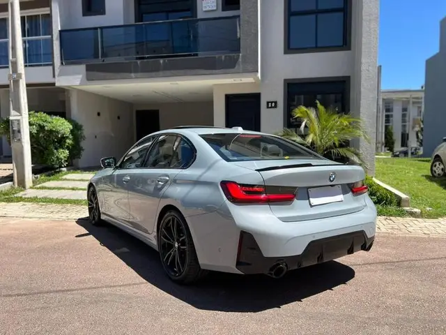 Carro BMW 320i 2024 M Sport 2.0 Turbo (Aut.)