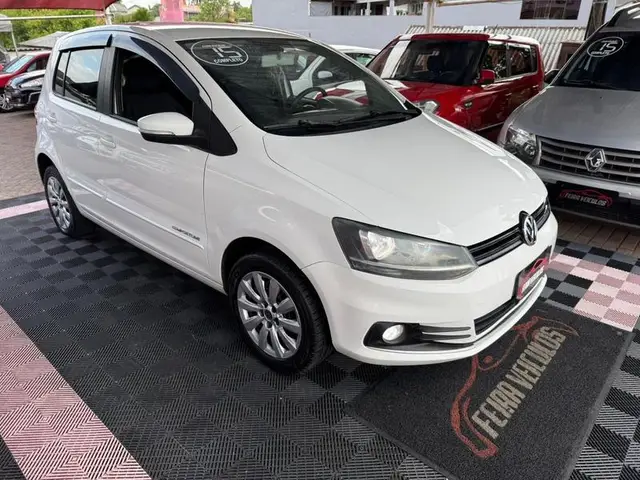 Carro Volkswagen Fox 2015 1.0 TEC Comfortline (Flex)