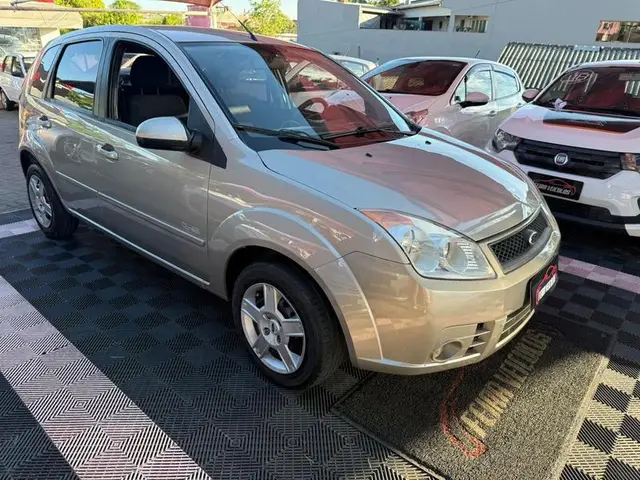 Carro Ford Fiesta Hatch 2010 1.0 (Flex)