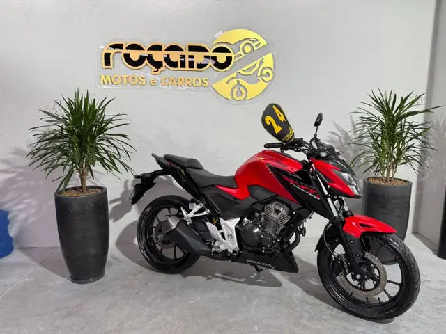Moto Honda CB 300F Twister 2024 (ABS)