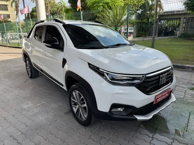 Carro Fiat Strada 2025 Volcano 1.3 Flex 8V CD Aut.