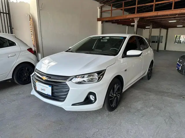 Carro Chevrolet Onix 2025 1.0