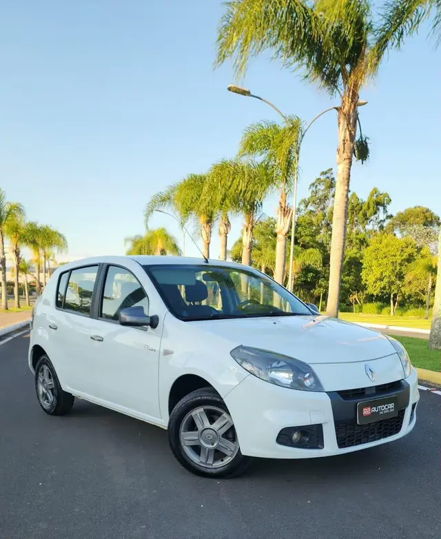 Carro Renault Sandero 2014 Expression 1.0 16V (flex)