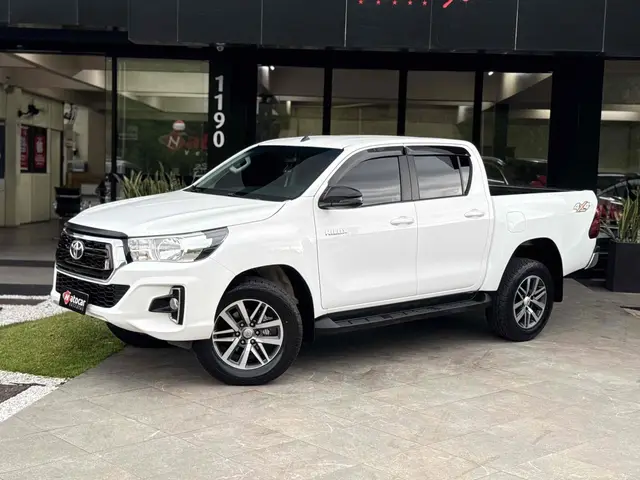Carro Toyota Hilux Cabine Dupla 2020 Hilux 2.8 TDI CD STD Narrow 4x4