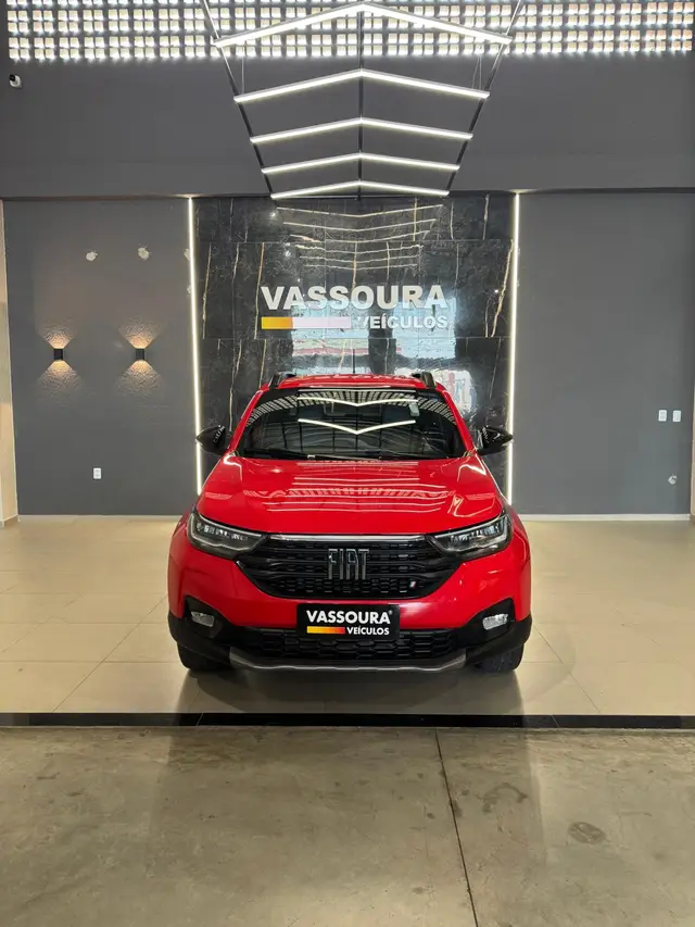 Carro Fiat Strada 2025 Volcano 1.3