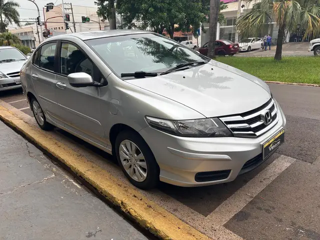 Carro Honda City 2013 LX 1.5 CVT (Flex)