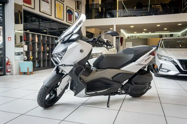 Moto Yamaha XMax 2025 250 Connected