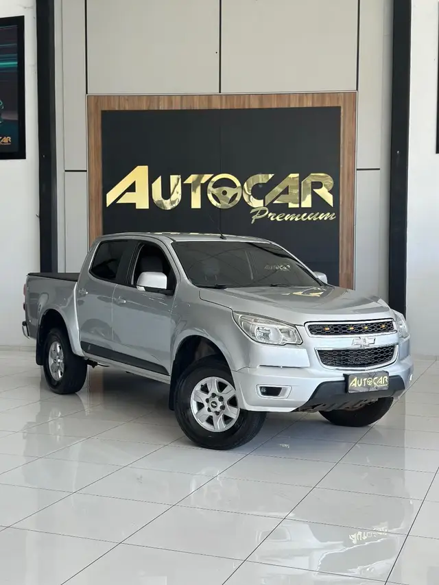 Carro Chevrolet S10 Cabine Simples 2015 S10 2.8 CTDi Cabine Simples LS 4WD