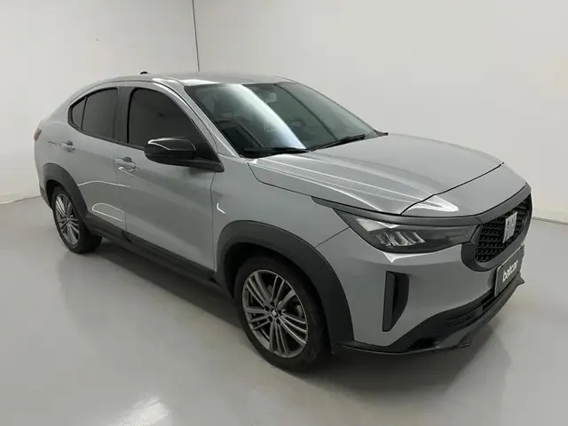 Carro Fiat Fastback 2025 Turbo 200