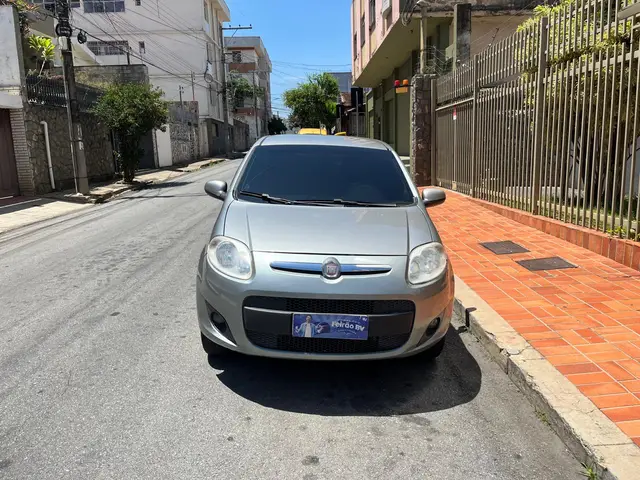 Carro Fiat Palio 2013 Attractive 1.4 8V (Flex)