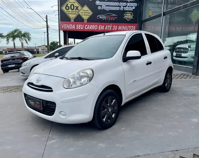 Carro Nissan March 2013 1.0 16V S (Flex)