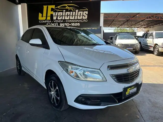 Carro Chevrolet Onix 2013 1.0 LT SPE/4