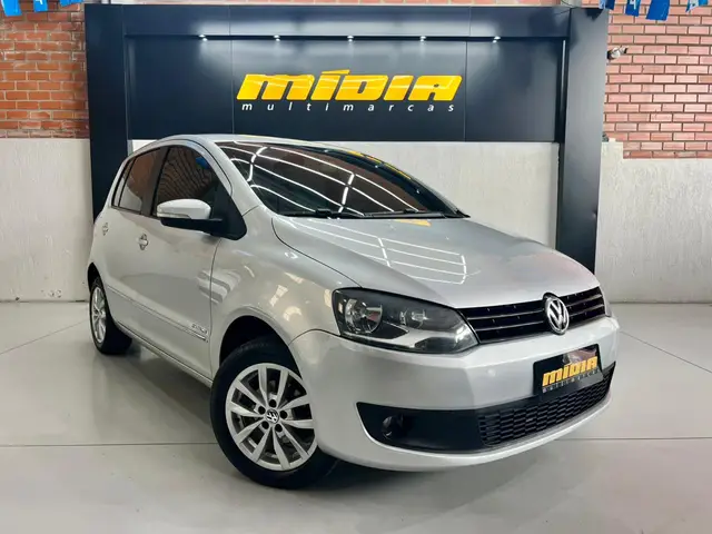 Carro Volkswagen Fox 2014 1.6 VHT Highline (Flex)