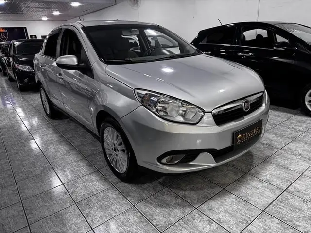 Carro Fiat Grand Siena 2014 Essence 1.6 16V (Flex)