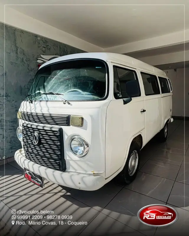 Carro Volkswagen Kombi 2014 Escolar 1.4 (Flex)