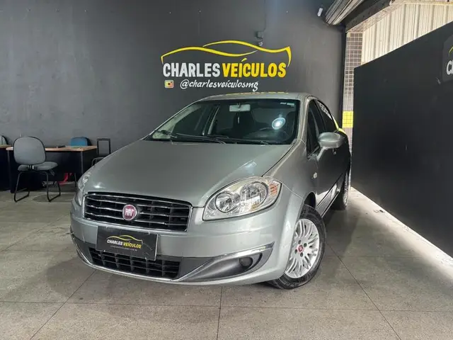 Carro Fiat Linea 2016 Absolute 1.8 16V Dualogic (Flex)
