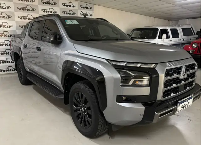 Carro Mitsubishi Triton 2026 Katana