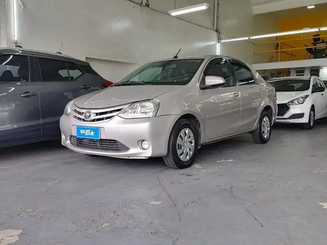 Carro Toyota Etios Sedan 2017 XS 1.5 (Aut) (Flex)
