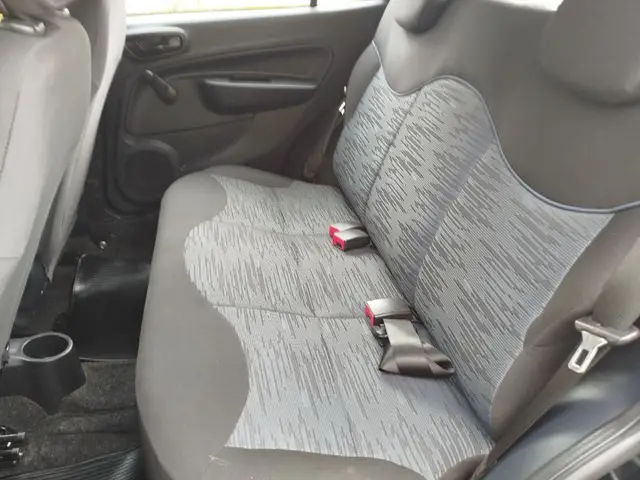 Carro Fiat Uno 2017 Attractive 1.0 (Flex) 4p