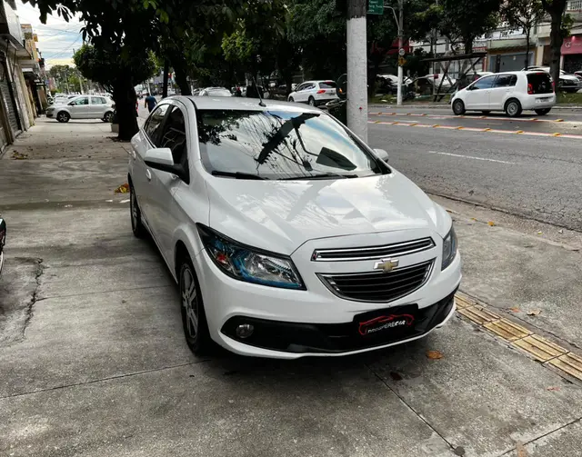 Carro Chevrolet Onix 2015 1.4 LT SPE/4
