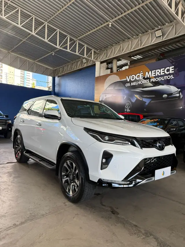 Carro Toyota SW4 2024 SRX 2.8 Turbodiesel 4x4 (Aut.) (7 Lugares)