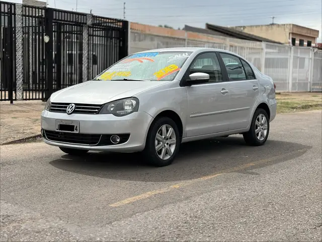 Carro Volkswagen Polo Sedan 2013 Comfortline 1.6 8V (Flex)