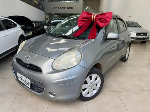 Carro Nissan March 2014 1.6 16V SV (Flex)