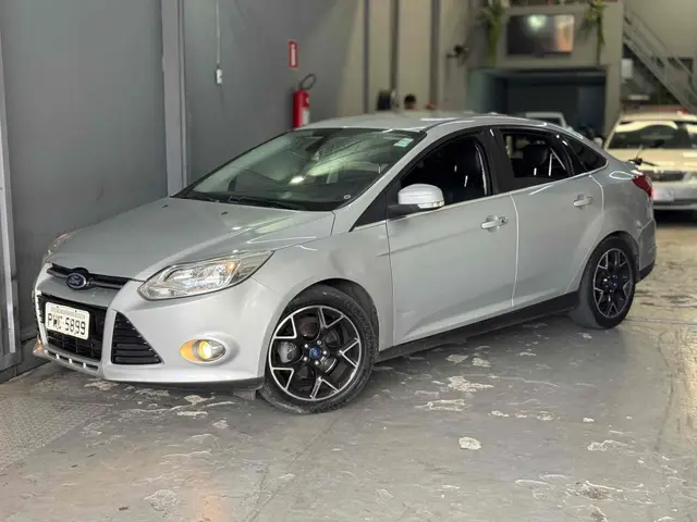 Carro Ford Focus Hatch 2015 Titanium 2.0 16V PowerShift