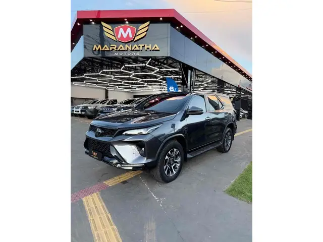 Carro Toyota SW4 2024 SRX Platinum 2.8 Turbodiesel 4x4 (Aut.) (5 Lugares)