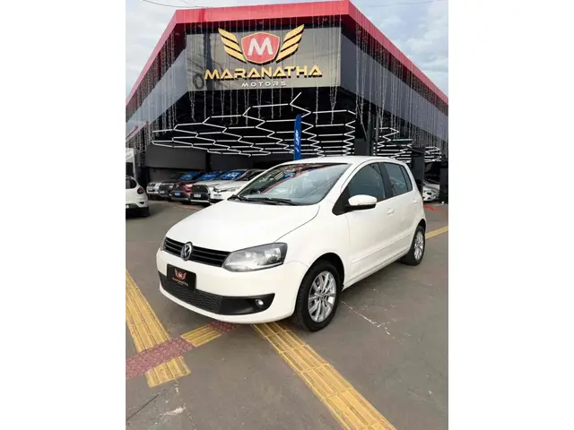 Carro Volkswagen Fox 2014 1.0 TEC (Flex) 4p