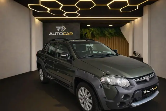 Carro Fiat Strada 2015 Adventure 1.8 16V (Flex) (Cabine Dupla)