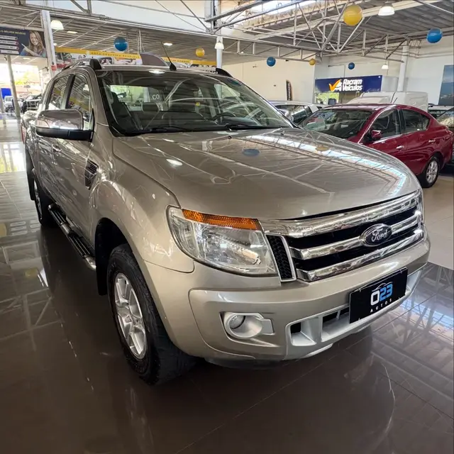 Carro Ford Ranger Cabine Dupla 2014 Ranger 2.5 CD Limited Plus (Flex)