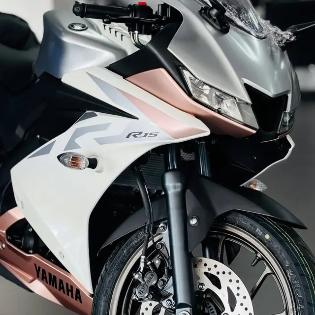 Moto Yamaha YZF R15 2026 ABS