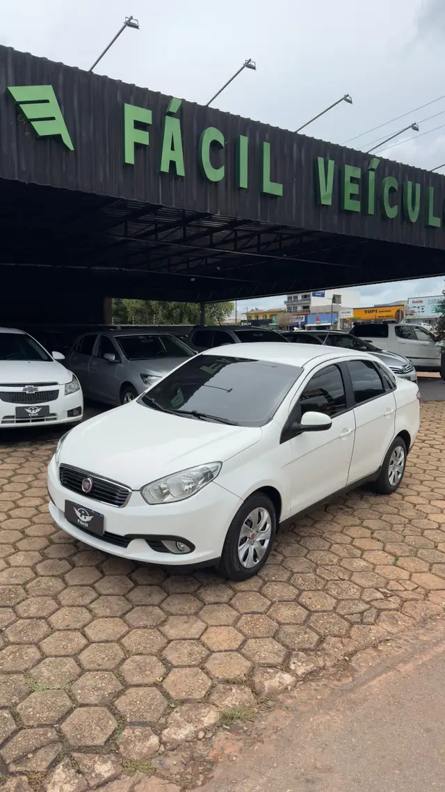 Carro Fiat Grand Siena 2018 Evo Attractive 1.4 8V (Flex)