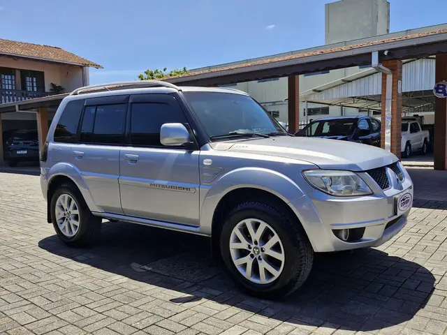 Carro Mitsubishi Pajero TR4 2011 2.0/ 2.0 Flex 16V 4x4 Mec.