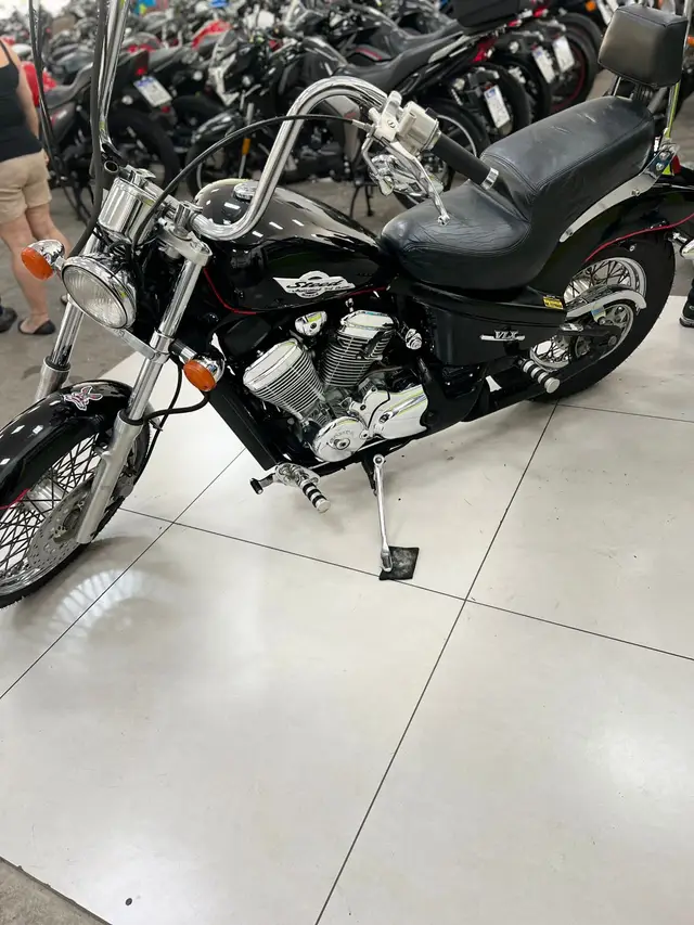 Moto Honda Shadow 2006 VT 750