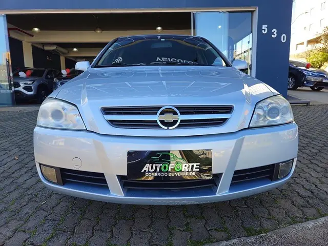 Carro Chevrolet Astra Hatch 2010 Advantage 2.0 (Flex)