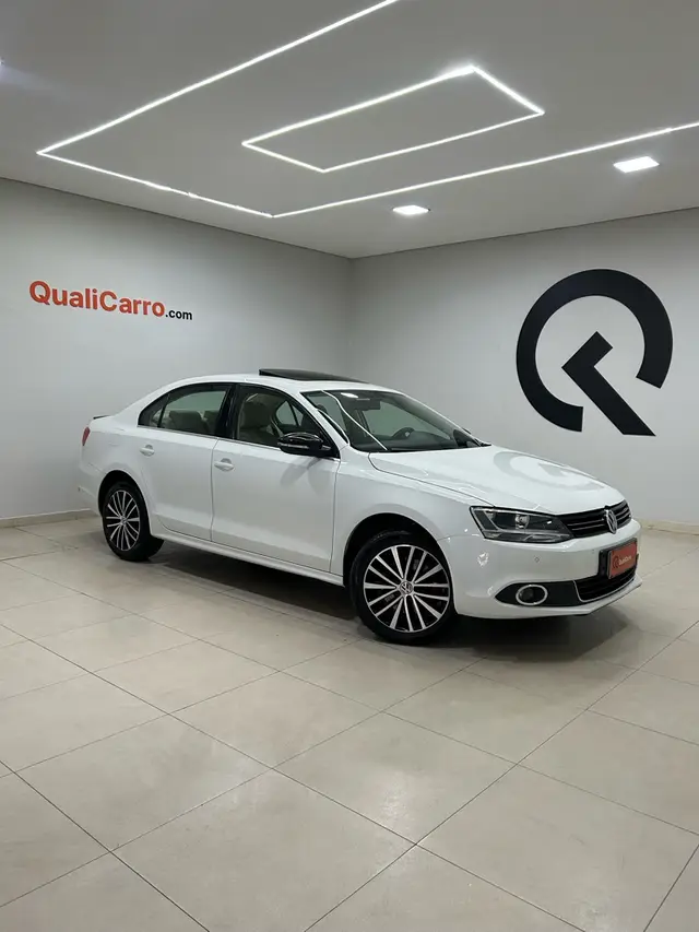 Carro Volkswagen Jetta 2014 2.0 TSI Highline DSG