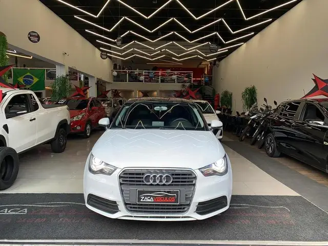 Carro Audi A1 2015 1.4 TFSI Sportback Ambition S Tronic
